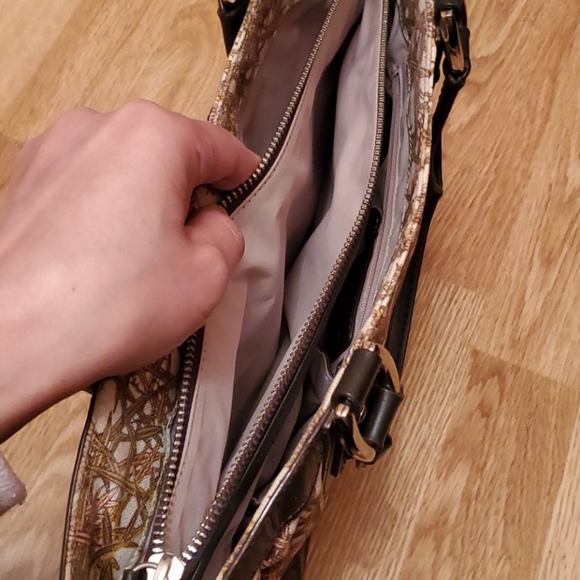 Handbag - Picture 12 of 13